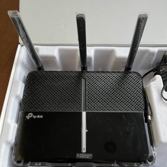 TP-Link AC2600 / AC10 Router In Very Good Condition (Plastic still on) - Picture 3 of 4